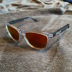 Oakley Frogskin sunglasses Prizm Polarized lenses